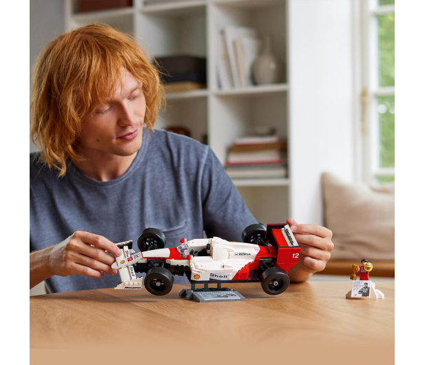LEGO Icons 10330 McLaren MP4/4 i Ayrton Senna - 1220577 - zdjęcie 7